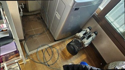 권선구 누수탐지 수도계량기 별침과 밸브를 확인하는 점검 모습