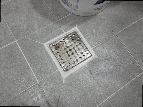 안성 누수탐지 배관 굴착 후 균열 부위와 압력 검사를 확인하는 모습