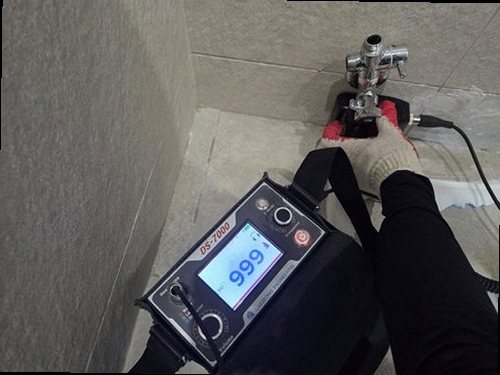 부산 중구 누수탐지 수도계량기 별침과 누수 확인 과정을 보여주는 현장 이미지