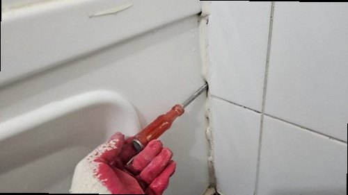 동래구 누수탐지 청음 장비와 수분측정기로 누수 범위를 확인하는 모습