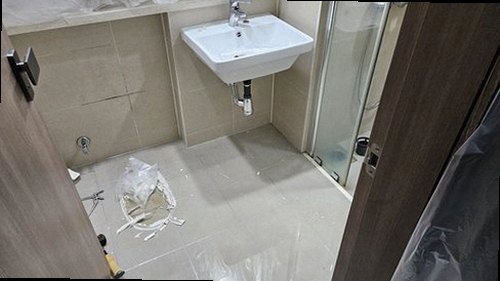 분당구 누수탐지 열화상 카메라와 청음탐지기를 활용해 누수 위치를 확인하는 모습