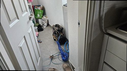 부산 남구 누수탐지 보일러와 분배기 배관의 압력 검사를 진행하는 장면