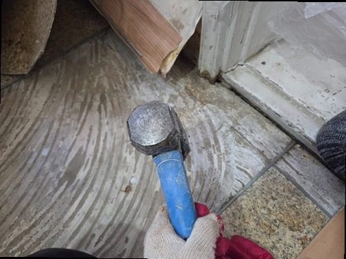 기흥구 누수탐지 벽지 변색 위치와 누수 흔적을 기록하는 점검 현장