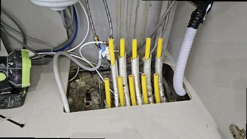 대전 동구 누수탐지 보일러 압력과 천장 물자국을 확인하는 현장