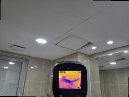 수지구 누수탐지 수도계량기 별침과 누수 피해 흔적을 비교하는 현장 점검