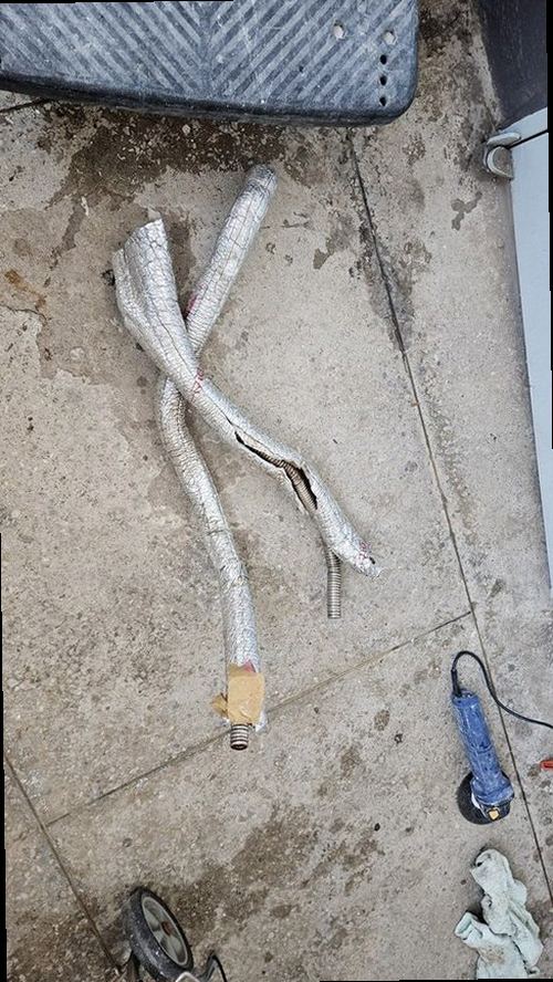 서울 중구 누수탐지 배관 압력검사와 누수 지점 굴착 확인 장면
