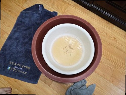 남동구 누수탐지 천장에 번진 누수 흔적과 점검 장비