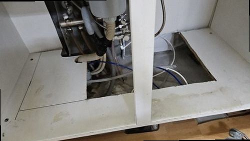 천안시 동남구 누수탐지 수도계량기와 보일러 배관을 확인하는 누수 점검 현장